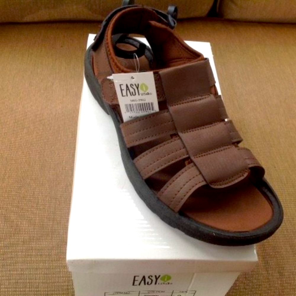 CLOSE OUT! Mens BROWN SANDALS Easy USA